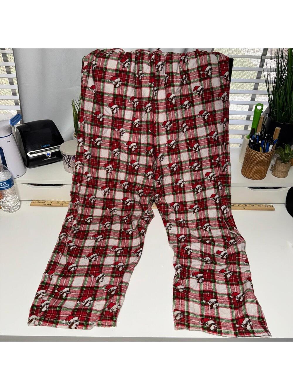 Buc-ee's Holiday Plaid Pajama Pants with a festive Santa Beaver design XL